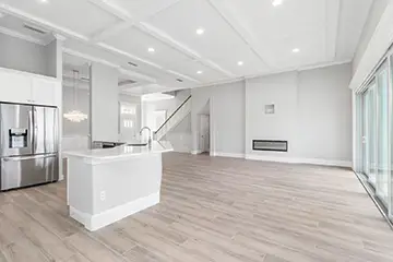 Living Area - Luxury Canal Home
